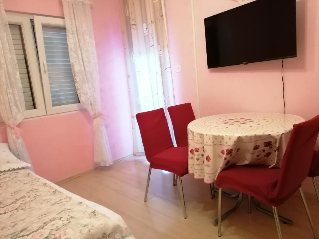 Apartmani Milisa L Primošten المظهر الخارجي الصورة