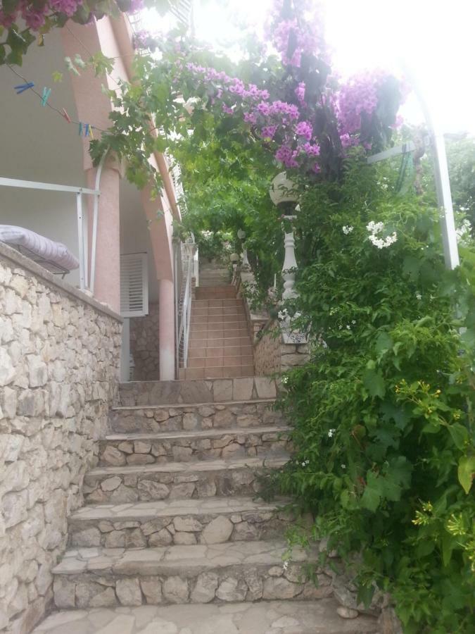 Apartmani Milisa L Primošten المظهر الخارجي الصورة